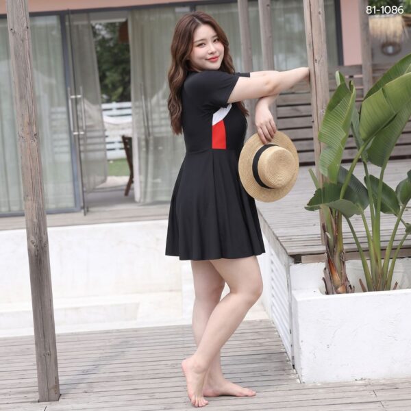 ชุดว่ายน้ำกระโปรง