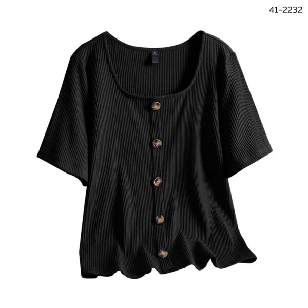 เสื้อคอกลมแต่งกระดุมหน้า