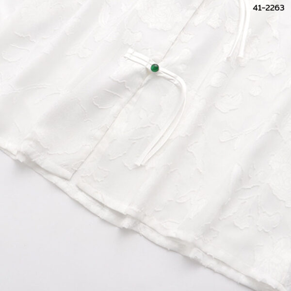 เสื้อคลุมซีทรูลายลูกไม้