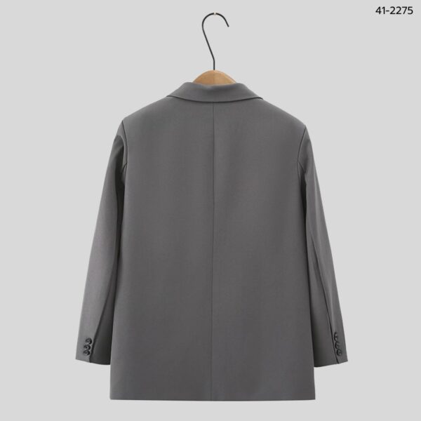 เสื้อสูทคอปกด้านหลัง
