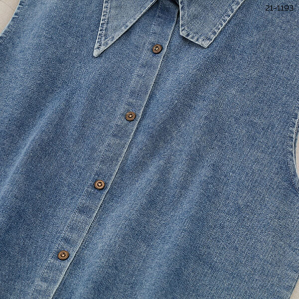 เสื้อยีนส์แขนกุด