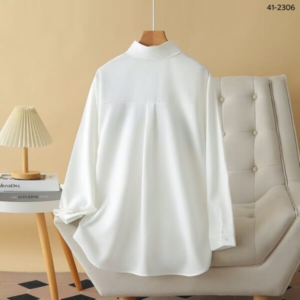 เสื้อเชิ้ตสีขาว