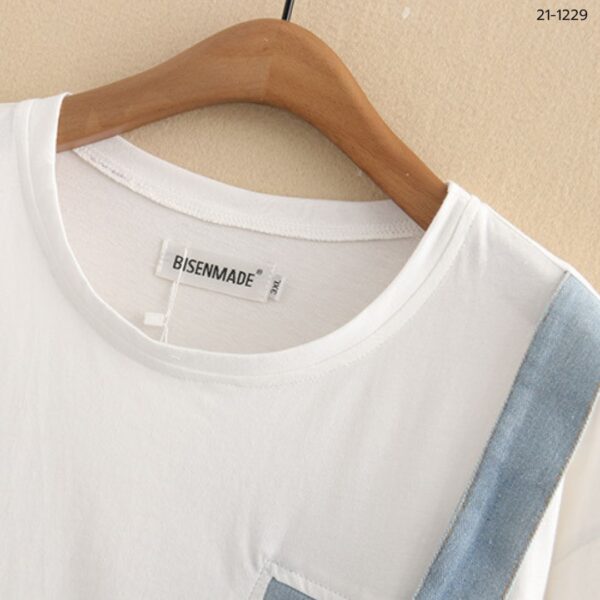 เสื้อยืดคอกลมแต่งผ้ายีนส์