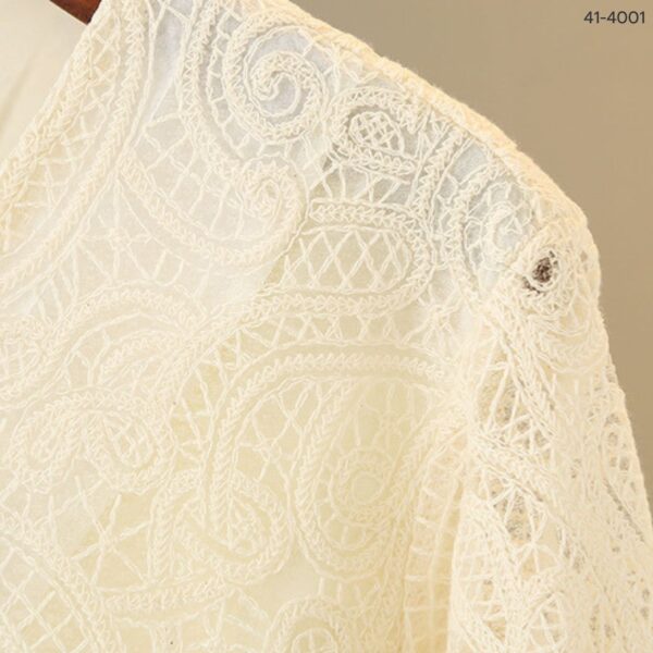 เสื้อลูกไม้คอวี