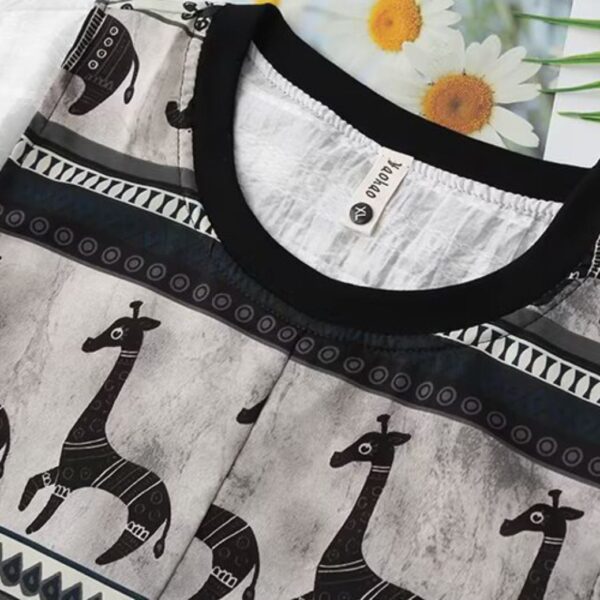 เสื้อคอกลมตัดต่อเสื้อกั้ก
