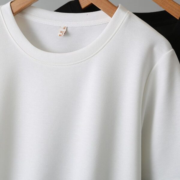 เสื้อยืดคอกลม