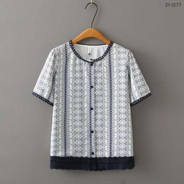 เสื้อคอกลมพิมพ์ลาย