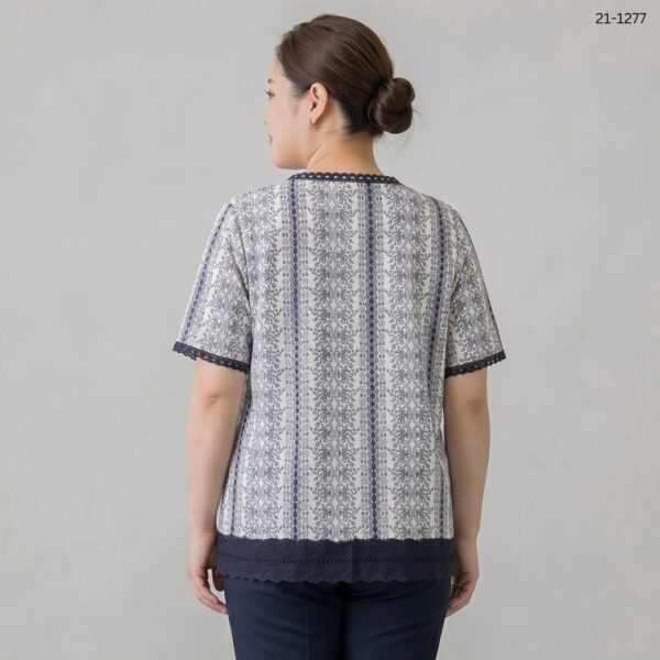 เสื้อคอกลมพิมพ์ลาย