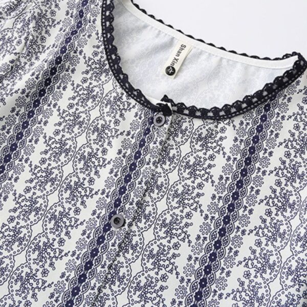 เสื้อคอกลมพิมพ์ลาย