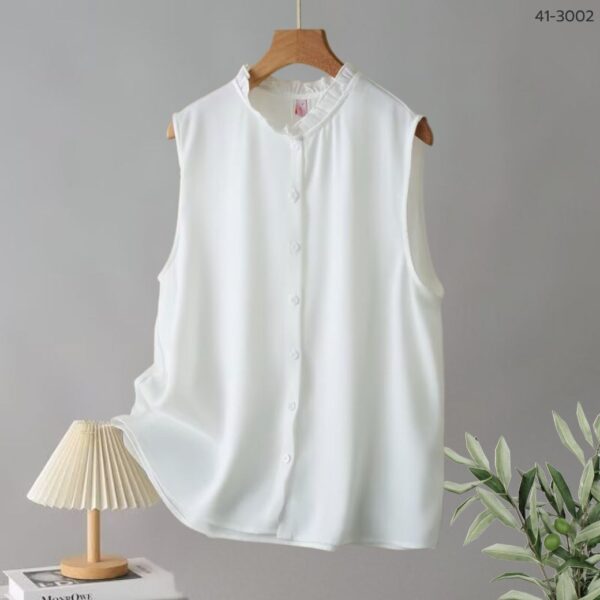 เสื้อแขนกุดคอระบาย