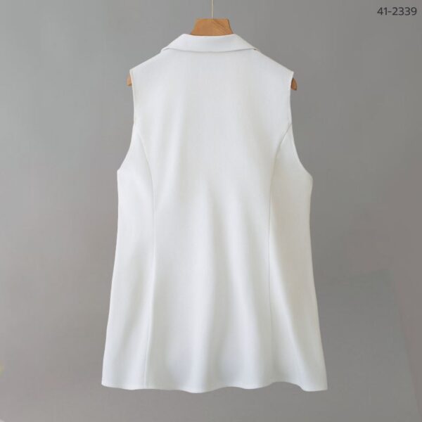 เสื้อคลุมแขนกุด