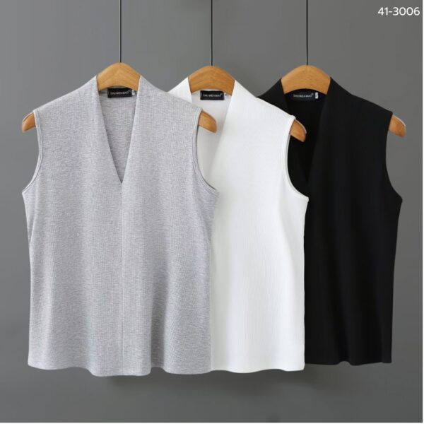 เสื้อแขนกุดคอวี