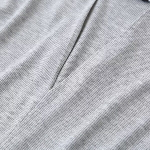 เสื้อแขนกุดคอวี