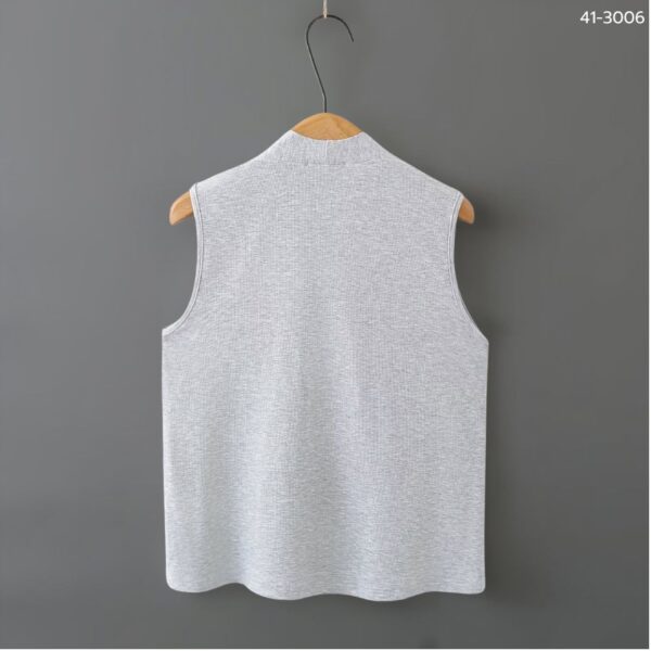 เสื้อแขนกุดคอวี