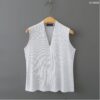 เสื้อแขนกุดคอวี