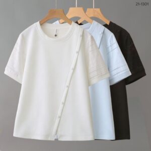 เสื้อคอกลมแต่งกระดุมเฉียง