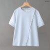 เสื้อคอกลมแต่งกระดุมเฉียง