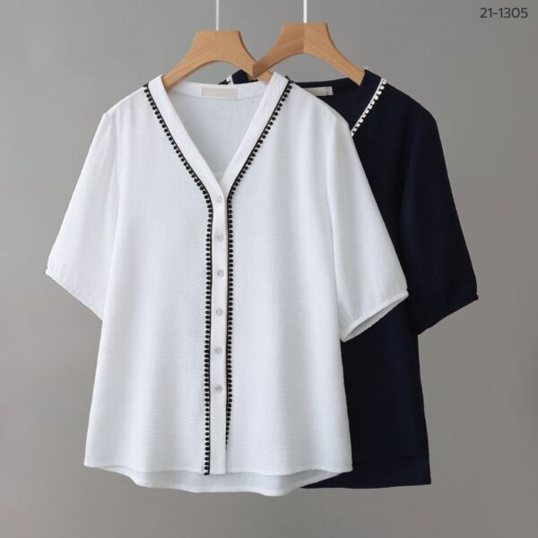 เสื้อลำลองคอวี