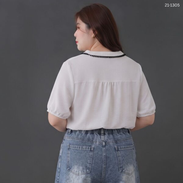 เสื้อลำลองคอวี