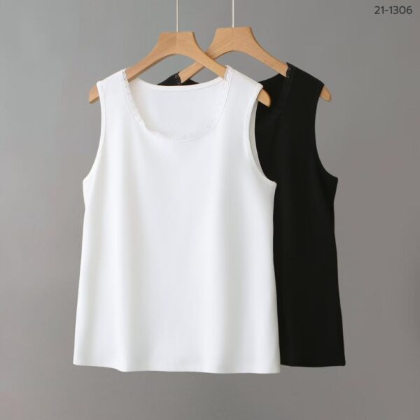 เสื้อยืดแขนกุด