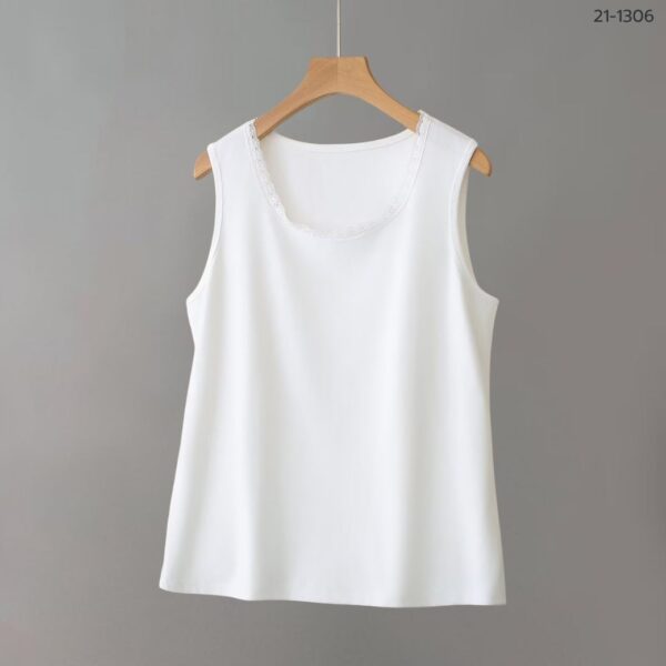 เสื้อยืดแขนกุด