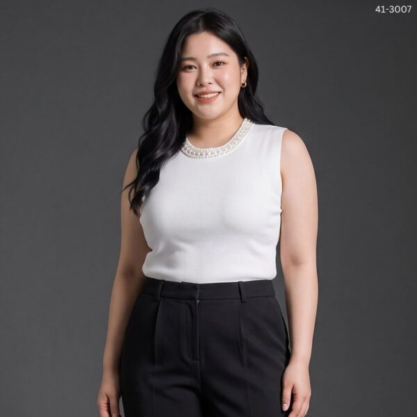 41-3007 (4) เสื้อแขนกุดปักมุกขาวล้วน